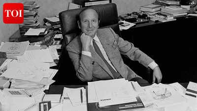 94-year-old music executive Clive Davis hospitalized in New York for upper respiratory infection
