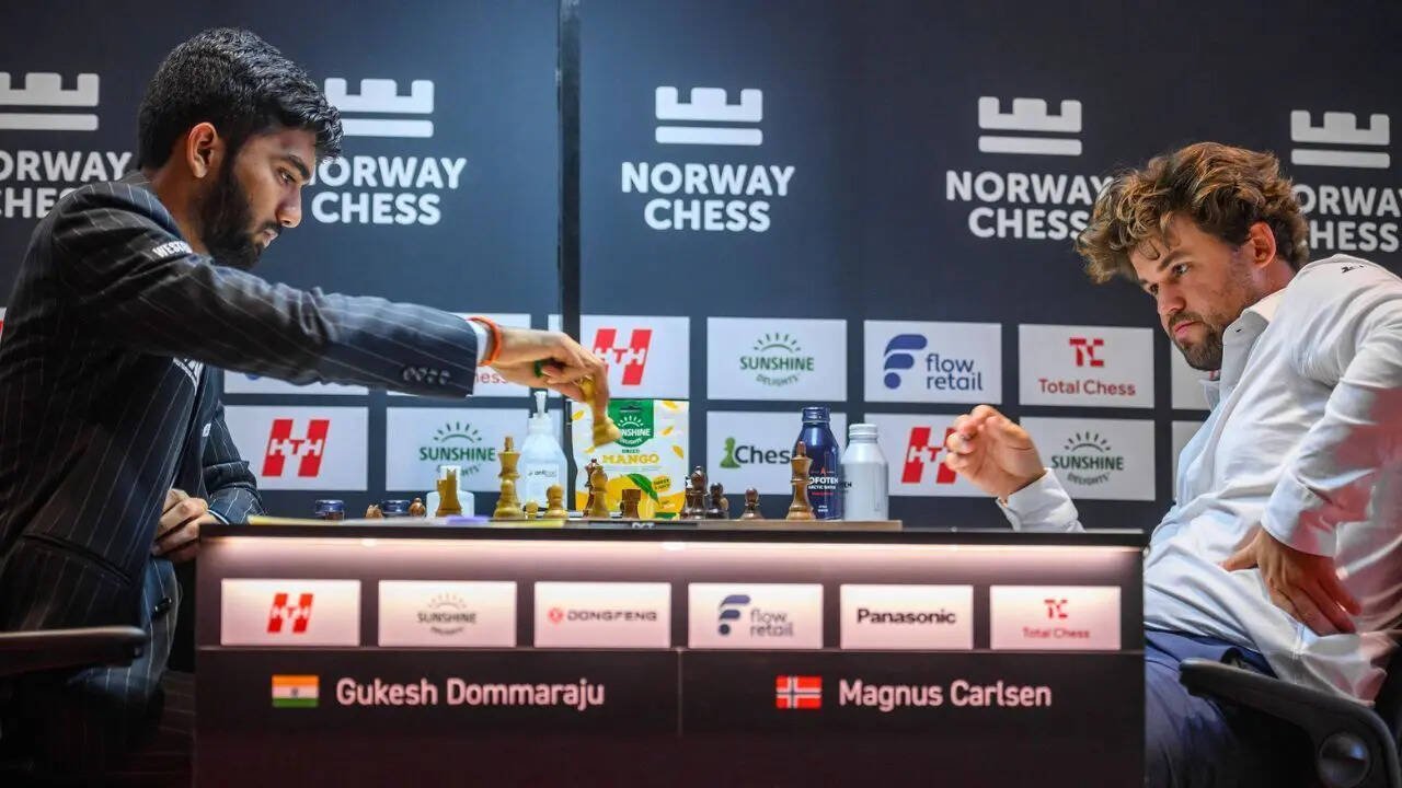 D Gukesh vs Magnus Carlsen (Photo by Michal Walusza for Norway Chess)