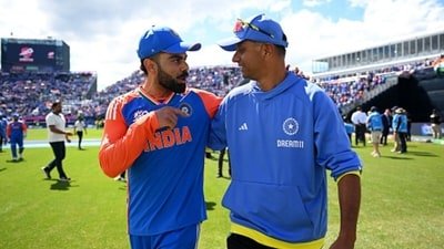 Virat Kohli and Rahul Dravid during the T20 World Cup (AFP)