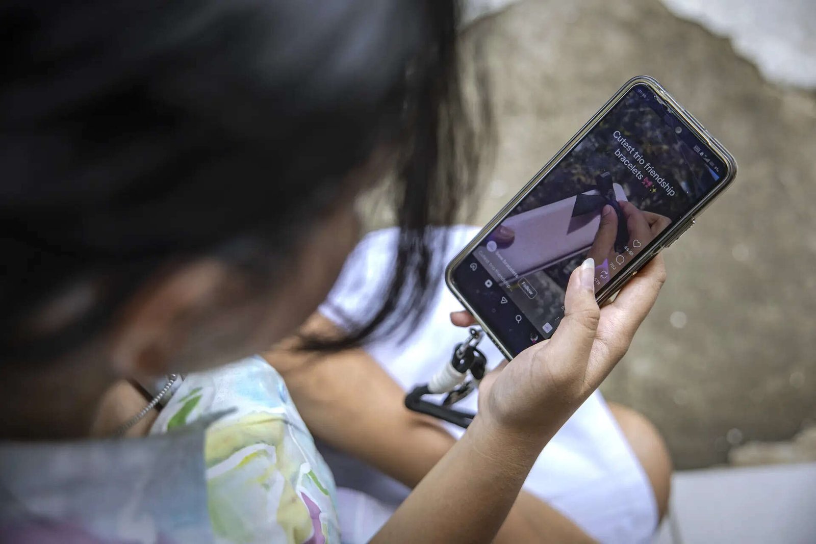 Education expert on how to decide the best age for kids to get their first phone