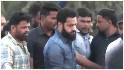 FB Jr. NTR pays tribute to N. T. Rama Rao on 103rd birth anniversary; 'Dragon' actor visits NTR Ghat in Hyderabad