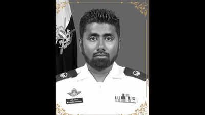 Mohamed Mahudhee who was searching for the divers who drowned in the Maldives also died. Maldives scuba tragedy: Diver dies in search of five Italian tourists who drowned in underwater cave