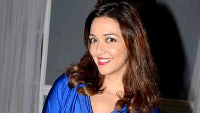 'Faltu mein they add kissing scenes,' says Nauheed Cyrusi about doing less acting work: 'Producer holds 25 percent of payment'