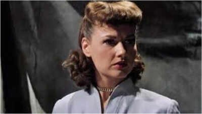 Ann Robinson, stuntwoman and cult sci-fi legend, dies at 96; death revealed eight months later