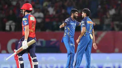 <p>Punjab Kings and Mumbai Indians players during the match. (IPL Photo)</p> ‘Rule needs to change ASAP’: Ashwin slams DRS after late drama in PBKS vs MI clash