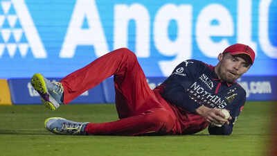 IPL 2026: Phil Salt returns home mid-season for scans, RCB face anxious wait