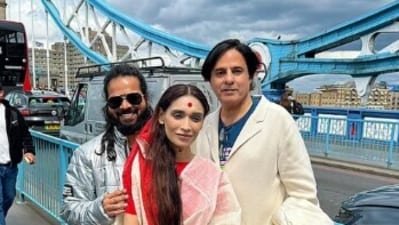 Rahul Roy shared a picture with sister Priyanka Roy and brother-in-law Romeer Sen.