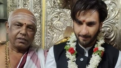 Ranveer Singh offered prayers at the Chamundeshwari Temple. Ranveer Singh offered prayers at the Chamundeshwari Temple.