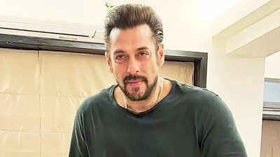 Salman Khan shows off lean new look; actor's weight loss leaves fans excited for next with Nayanthara- PICS
