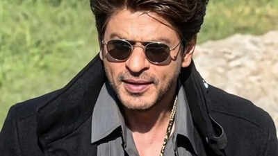 Shah Rukh Khan spotted sans Deepika Padukone, shooting 'King' scenes alone in South Africa - WATCH