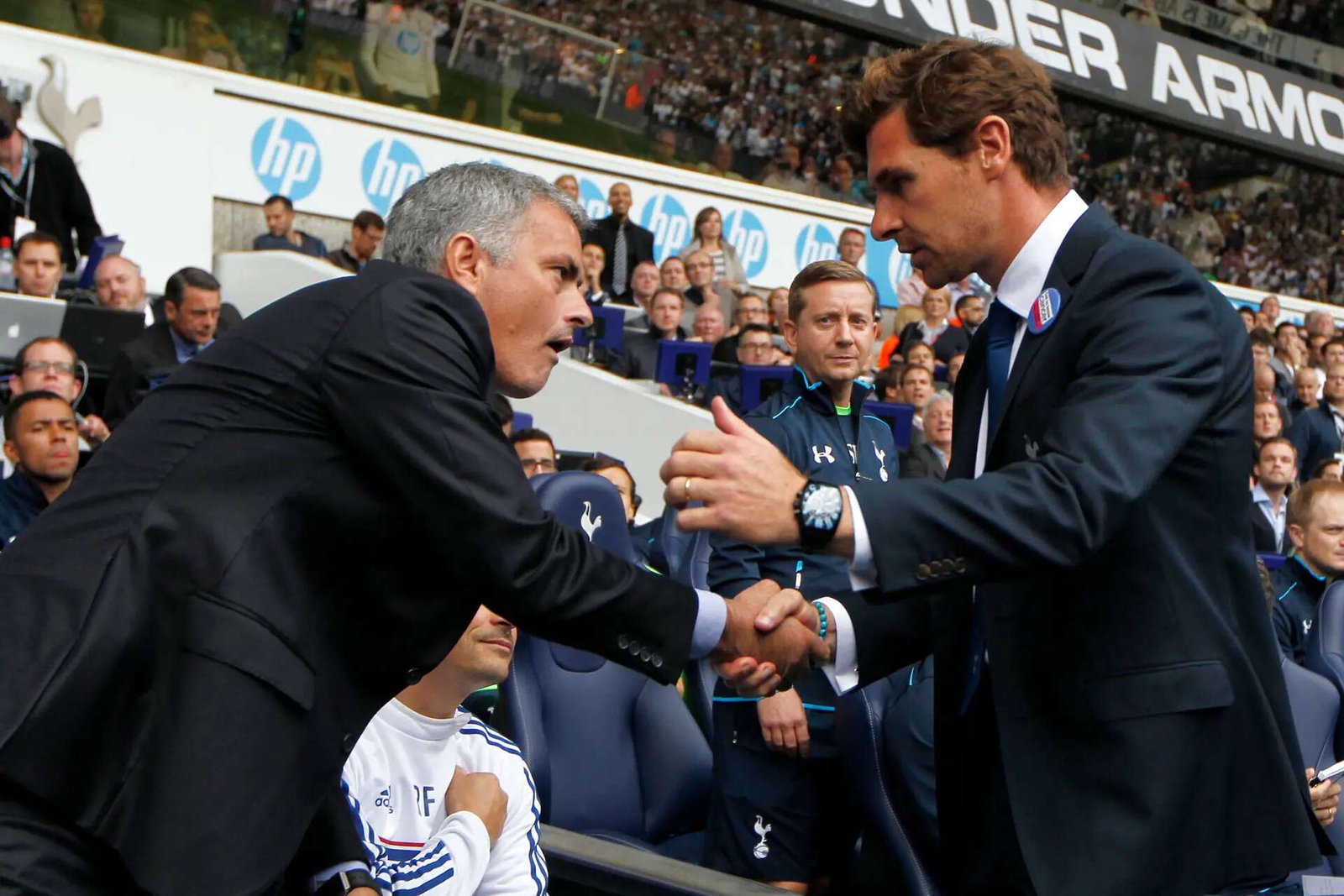 Title race in Portugal has Porto and Villas-Boas leading mentor Mourinho at unbeaten Benfica