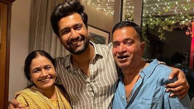 Sham Kaushal showered blessings on Vicky Kaushal, on his birthday.