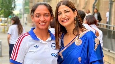 Harmanpreet Kaur, Aahana Kumra Harmanpreet Kaur, Aahana Kumra