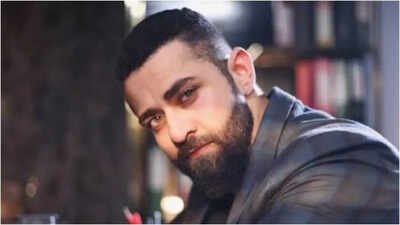 Mahir Pandhi has finally revealed the real reason behind Karan Johar's Takht getting shelved. The actor said that COVID made it impossible to align the dates of the star-studded cast, and the budget had also crossed Rs 200 crore. He added that the shelving was deeply personal for him. Why was 'Takht' shelved? Mahir Pandhi finally reveals the REAL reason