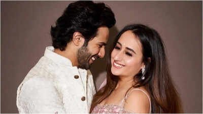 Varun Dhawan has revealed that his proposal to wife Natasha Dalal in Alibaug went completely off track. The actor had planned to propose as she came out of the pool, but ended up messing it up multiple times. He said, "It was a bad proposal. I had to play the song three times in a row!". Varun Dhawan opens up on how his proposal to Natasha Dalal went hilariously wrong: ‘I had to play the song three times’