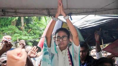 . TMC may be headed NCP, Sena way, rebels claim support of 19 of 28 MPs