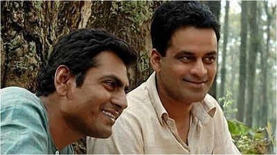 'Ye aadmi itni gadha majduri kar raha hai': Manoj Bajpayee recalls Nawazuddin Siddiqui and Vijay Raaz playing trees in theatre