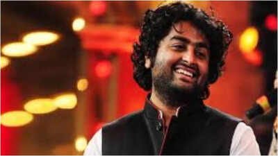 Composer Shashwat Sachdev revealed that Arijit Singh got emotional after recording Phir Se for Dhurandhar: The Revenge. Shashwat described it as a deeply special moment, saying Arijit's greatest contribution was the truth with which he entered the song, adding that their conversation afterwards will stay with him forever. 'Arijit Singh got emotional': Shashwat Sachdev shares touching moment from ‘Phir Se’ recording session for ‘Dhurandhar: The Revenge’