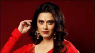 Actress Girija Oak opened up about how ethnicity influences casting decisions in Bollywood, calling it a 'strange game of perception'. She said it has mostly worked in her favour. The actress is currently receiving widespread praise for her role as a nurse in 'Bharat Bhhagya Viddhaata', based on the 26/11 Mumbai terror attacks. 'Sometimes ethnicity can work in your favour or against you': Girija Oak on how looks dictate casting in Bollywood