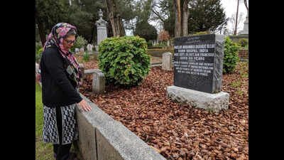 Rana Safvi visits Barkatullah’s grave Freedom fighter Barkatullah, PM of India’s 1st govt-in-exile, battles erasure