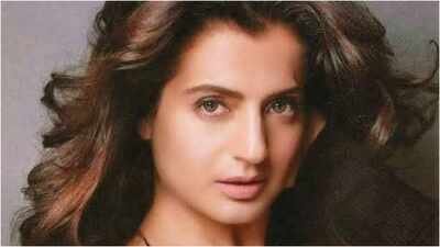 Ameesha Patel says being part of 'Gadar' has defined her career forever, with audiences always seeing her as Sakina. She believes iconic films set impossible benchmarks, adding that even Shah Rukh, Kajol and Madhuri face the same. "Not every film can be a colossal, iconic, blockbuster, path-breaking film," she said. Ameesha Patel on why audiences can never forget iconic characters as 'Gadar' clocks 25 years: 'You still love Shah Rukh Khan as Raj, Kajol as Simran, Madhuri as the 'Dhak Dhak' girl'