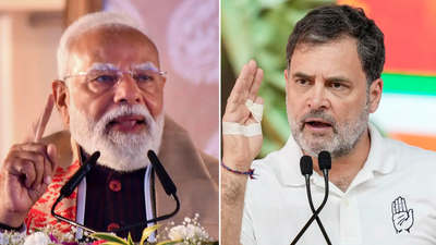 PM Modi and Rahul Gandhi (R) 'Like an obedient servant': Rahul Gandhi's swipe at PM Modi over US remarks after killing of three Indian sailors