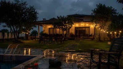 A 27-year-old software employee was found dead under suspicious circumstances at a farmhouse. (AI Image Used For Representational Purpose Only) 20 colleagues, liquor and a late-night party: Hyderabad techie found dead in farmhouse pool after argument