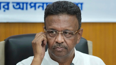 Firhad Hakim '100% with development': Mamata aide Firhad Hakim praises Suvendu Adhikari amid TMC rebellion
