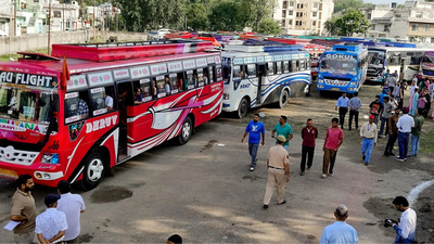 Kheer Bhawani yatra begins; 8,500 pilgrims in 214 buses leave Jammu Kheer Bhawani yatra begins; 8,500 pilgrims in 214 buses leave Jammu