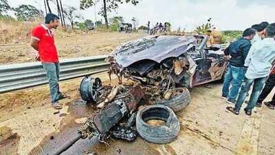 2 killed, 1 hurt as speeding BMW crashes into divider ‘Closed’ expressway, birthday bash, body parts scattered: How a high-speed BMW ride turned fatal for 2 youths