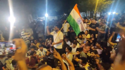 CJP protest enters day 4 Day 4 of CJP protest: Cockroaches voice for 'sadda haq' amid Delhi Police fiasco as demand for Dharmendra Pradhan's resignation continues