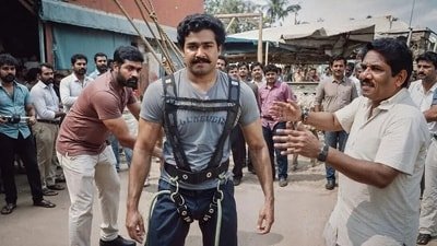 Vijay Sethupathi, Mohanlal and Bharathiraja in a still from Thudarum. Vijay Sethupathi, Mohanlal and Bharathiraja in a still from Thudarum.