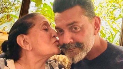 After Bandar release, Sunny Deol shares rare photo of mom with Bobby.