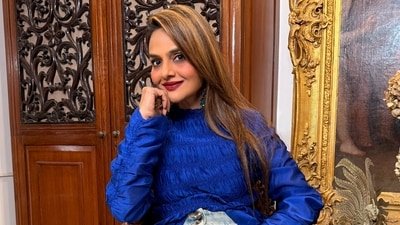Madhoo played Manoj Bajpayee's wife in Governor and played title role in amil-Malayalam drama Chinna Chinna Aasai Madhoo played Manoj Bajpayee's wife in Governor and played title role in amil-Malayalam drama Chinna Chinna Aasai