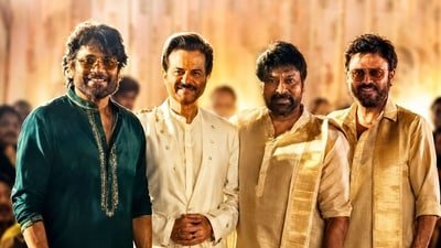 The wedding of Khushbu Sundar's daughter seemed to follow a beige-and-gold colour palette, with most guests arriving in coordinated traditional ensembles.