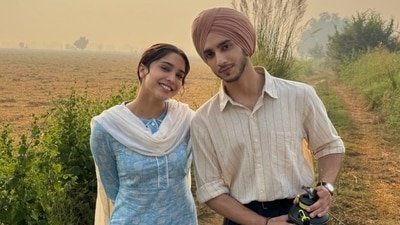 Main Vaapas Aaunga stars Diljit Dosanjh, Naseeruddin Shah, Vedang Raina and Sharvari.