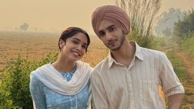Main Vaapas Aaunga box office collection day 10: The romantic drama stars Diljit Dosanjh, Naseeruddin Shah, Vedang Raina and Sharvari. Main Vaapas Aaunga box office collection day 10: The romantic drama stars Diljit Dosanjh, Naseeruddin Shah, Vedang Raina and Sharvari.