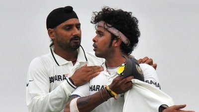 Sreesanth reignites feud with Harbhajan Singh, demands ring fight (AFP) Sreesanth reignites feud with Harbhajan Singh, demands ring fight (AFP)