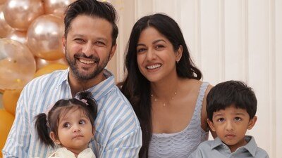 Ishita Dutta and Vatsal Sheth with their kids.