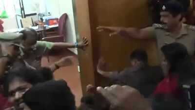 Chaos at Thiruvananthapuram Corporation: Several injured as CPI(M), BJP councillors clash at mayor's office