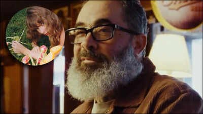 Aaron Lewis’ upcoming album booklet used as Taylor Swift’s packaging material; he wonders, 'What is going on?'