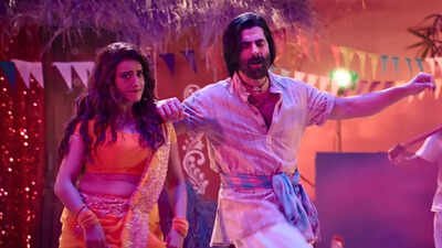 Akshara Singh recalls Akshay Kumar shooting with 104-degree fever for Welcome To The Jungle song Ghis Ghis Ghis: 'He loves his craft'