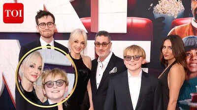 Anna Faris joined by son Jack Pratt and family at 'Scary Movie 6' Los Angeles premiere