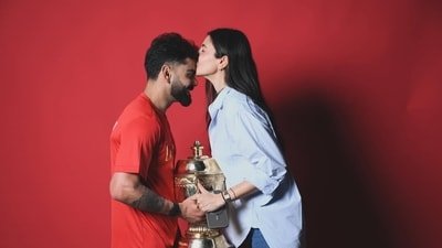 Anushka Sharma and Virat Kohli shared a sweet moment after the RCB win.