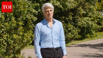 Apple's AI boss Craig Federighi has a message for OpenAI, Anthropic, and its other AI rivals: 'They're pursuing AI for the sake of…
