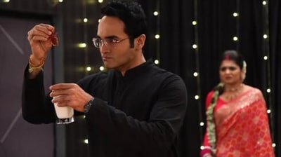 Actor Dhruba Jyoti Sarkar was seen eating a cockroach to prove his love for his wife.
