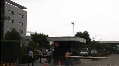 - IMD issues thunderstorm, hailstorm alert for Delhi-NCR