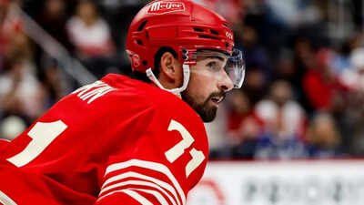 Detroit Red Wings center Dylan Larkin reportedly listed three preferred trade destinations. (Image via Getty) NHL trade rumors: Dylan Larkin’s 3-team wishlist puts Red Wings under pressure