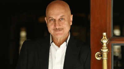 Anupam Kher shares heartwarming birthday moment as mother Dulari dances and sings 'Tu Kahaan... Main Yahan'