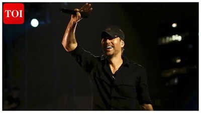Enrique Iglesias SLAMMED for reposting video of kiss with fan; sparks split rumours with  Anna Kournikova